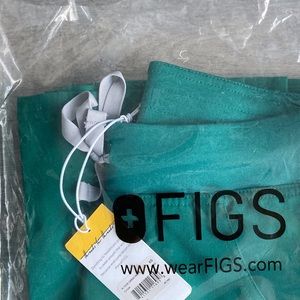 NWT Hunter Green Figs Set! Catarina/Kade